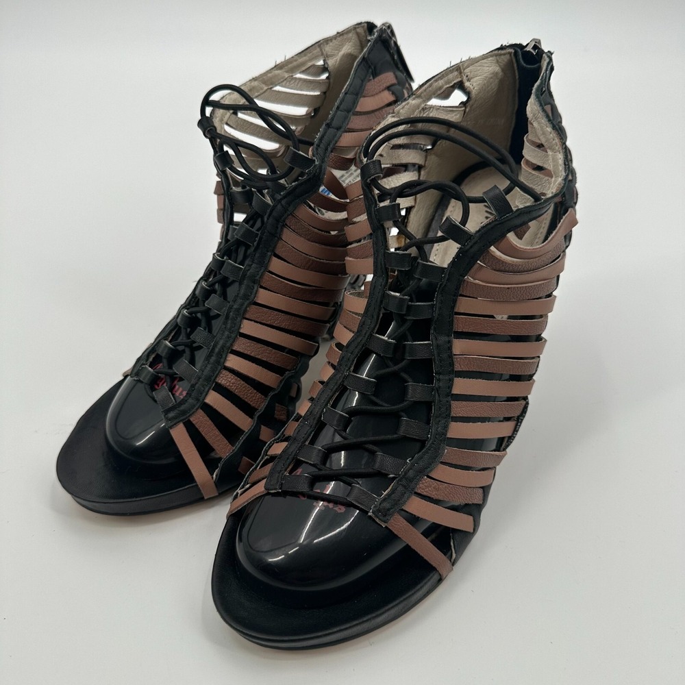 Mea Shadow Sandals Women's US 8.5 Black Taupe Faux Leather Straps‎ Ankle Zip
